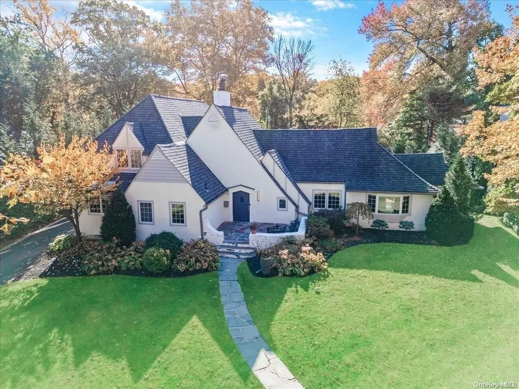 70 Nassau Drive Great Neck NY 11021