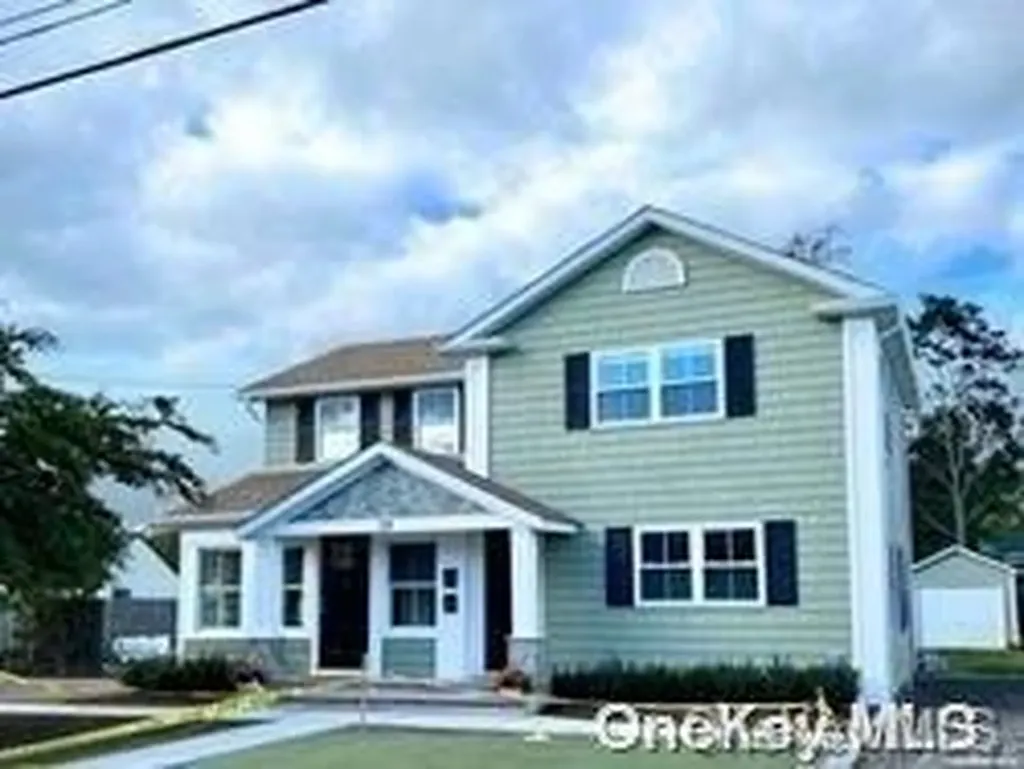 39 Pearl Street Patchogue NY 11772