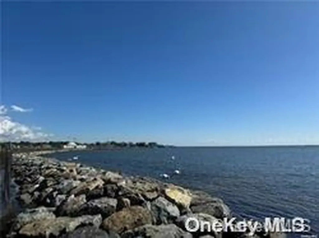 39 Pearl Street Patchogue NY 11772