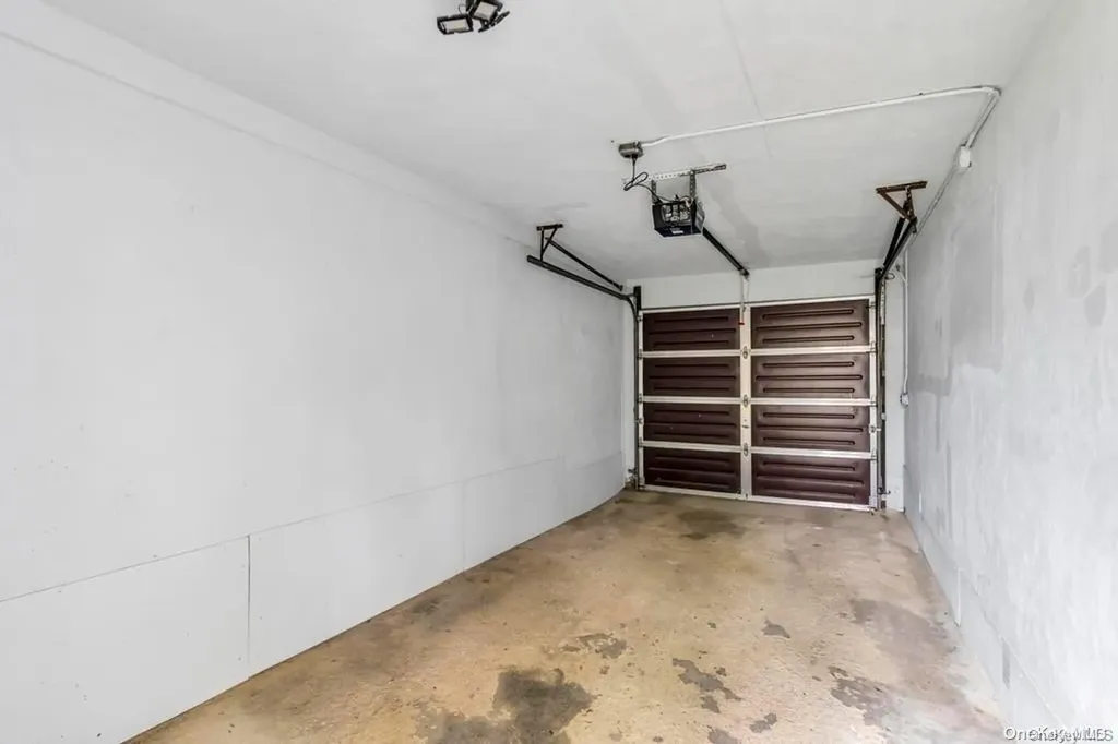 39 Lincoln Road Plainview NY 11803