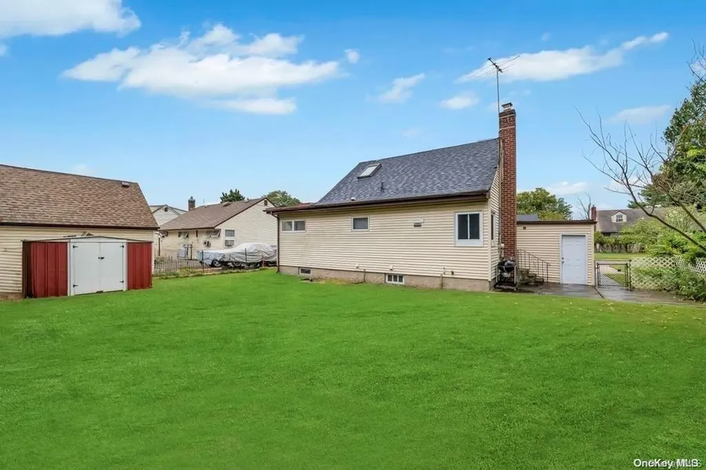 39 Lincoln Road Plainview NY 11803