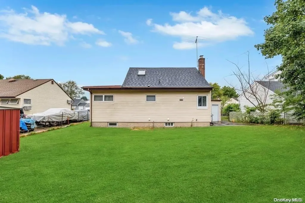 39 Lincoln Road Plainview NY 11803