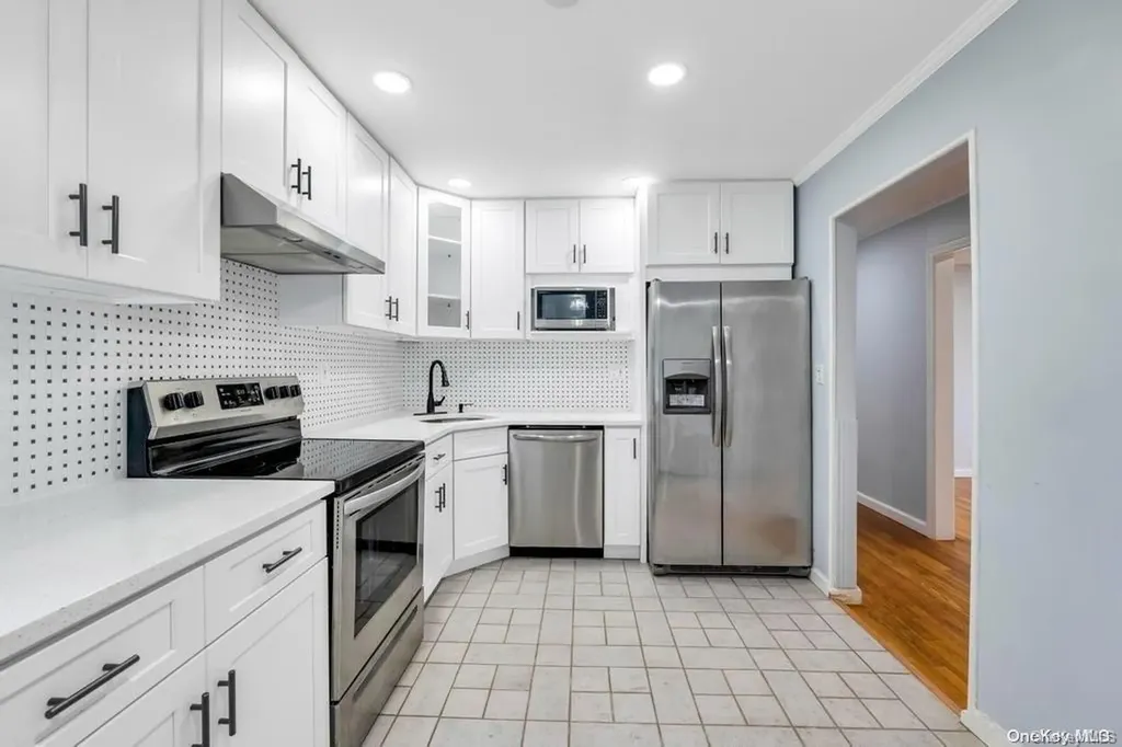39 Lincoln Road Plainview NY 11803