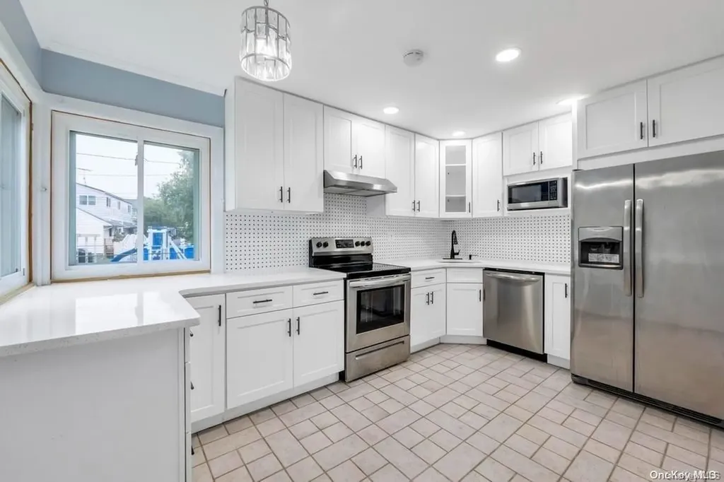 39 Lincoln Road Plainview NY 11803