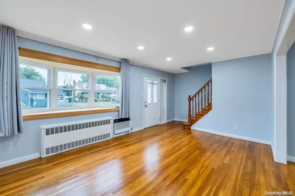 39 Lincoln Road Plainview NY 11803