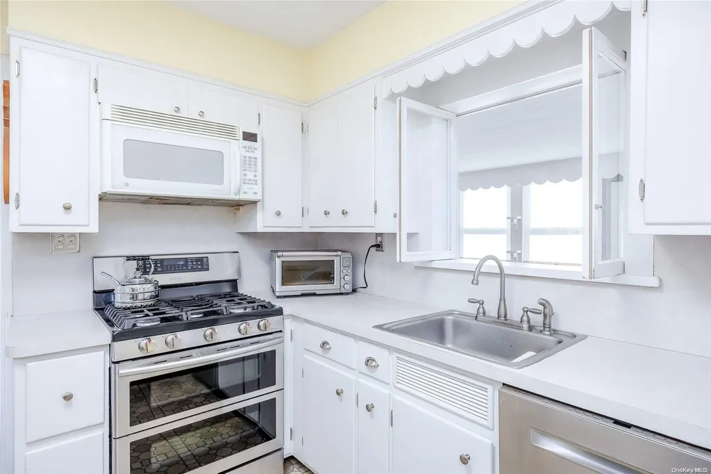 3 Severin Place Huntington NY 11743