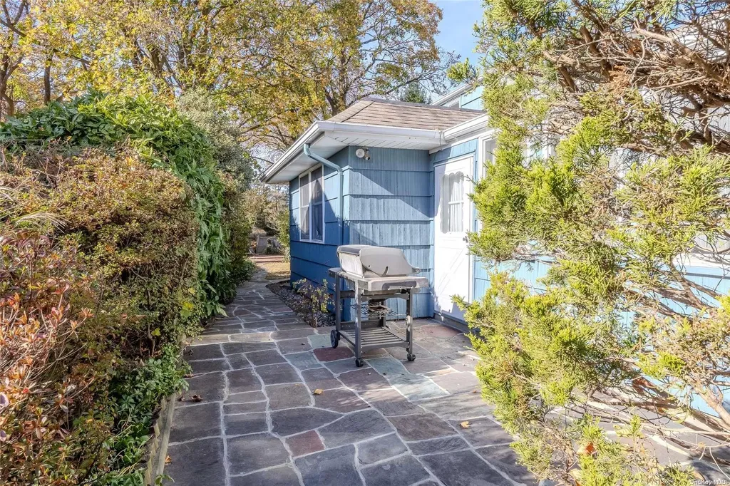 3 Severin Place Huntington NY 11743
