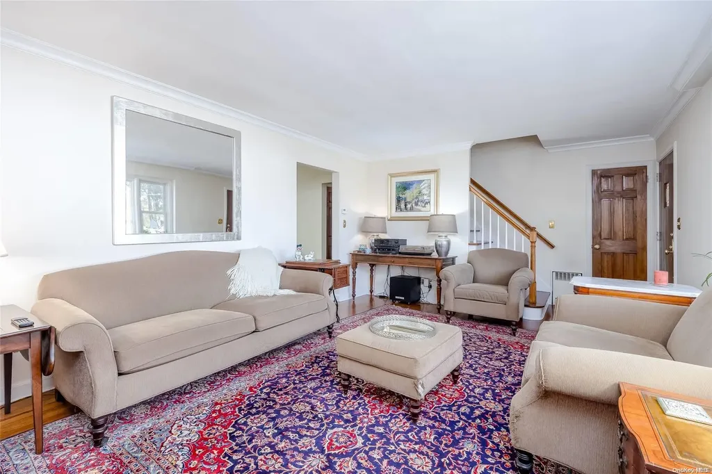3 Severin Place Huntington NY 11743