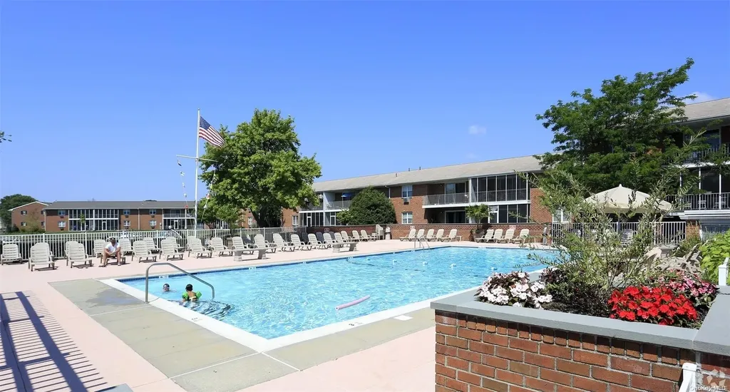 64 Muncie Road West Babylon NY 11704