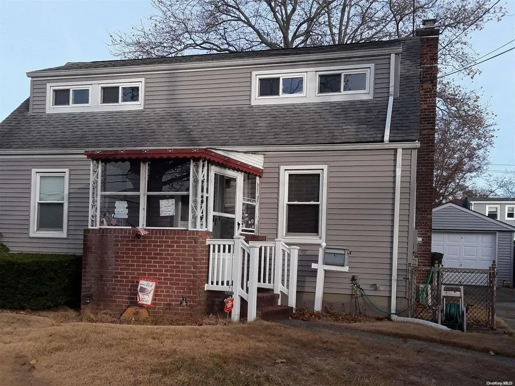 3 East Court Bethpage NY 11714