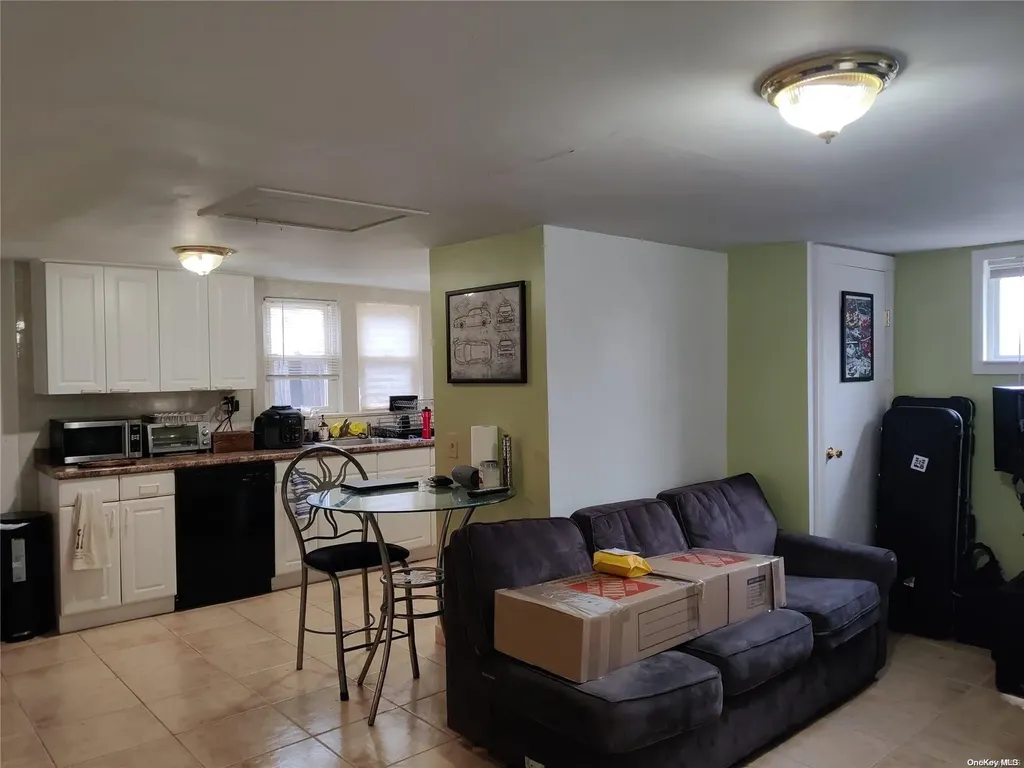 105 Simonson Road Greenvale NY 11548