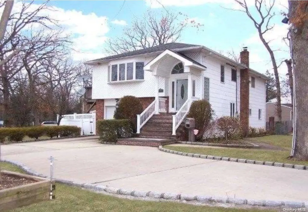 1093 Round Swamp Road Old Bethpage NY 11804