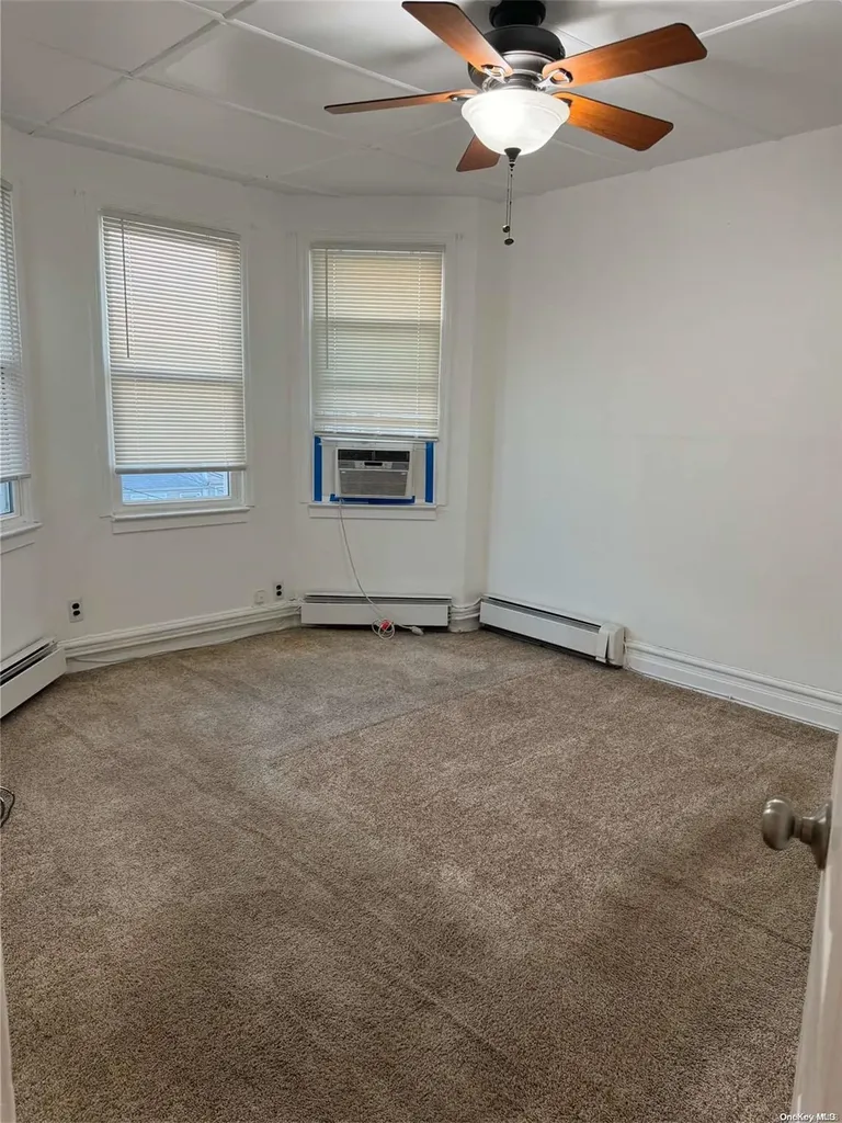 58-31 60th Lane Maspeth NY 11378