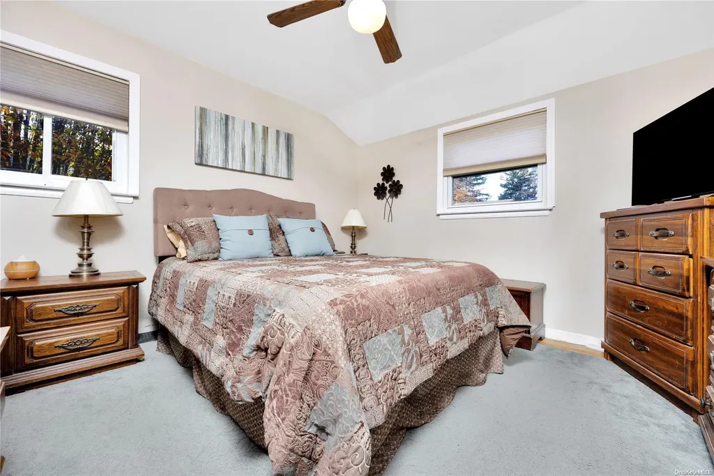 193 Villa Avenue Deer Park NY 11729