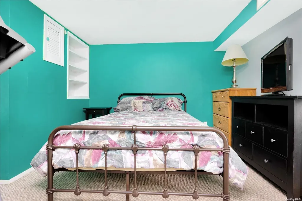 193 Villa Avenue Deer Park NY 11729