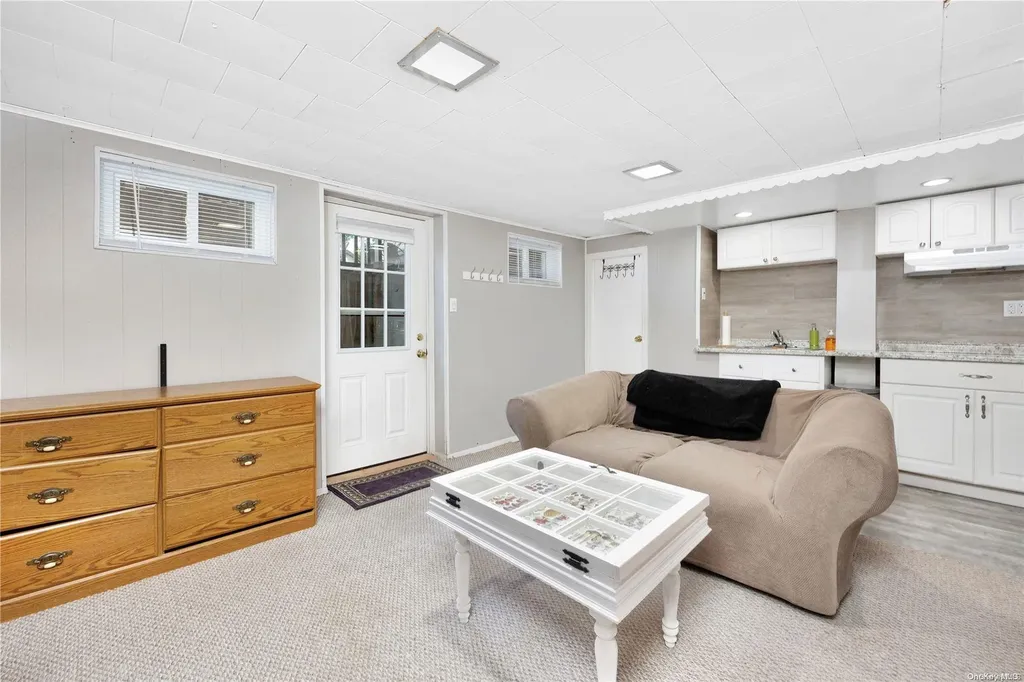 193 Villa Avenue Deer Park NY 11729