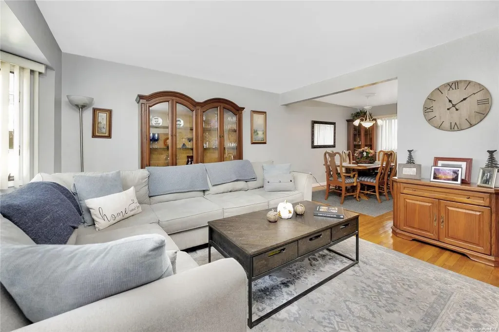 193 Villa Avenue Deer Park NY 11729