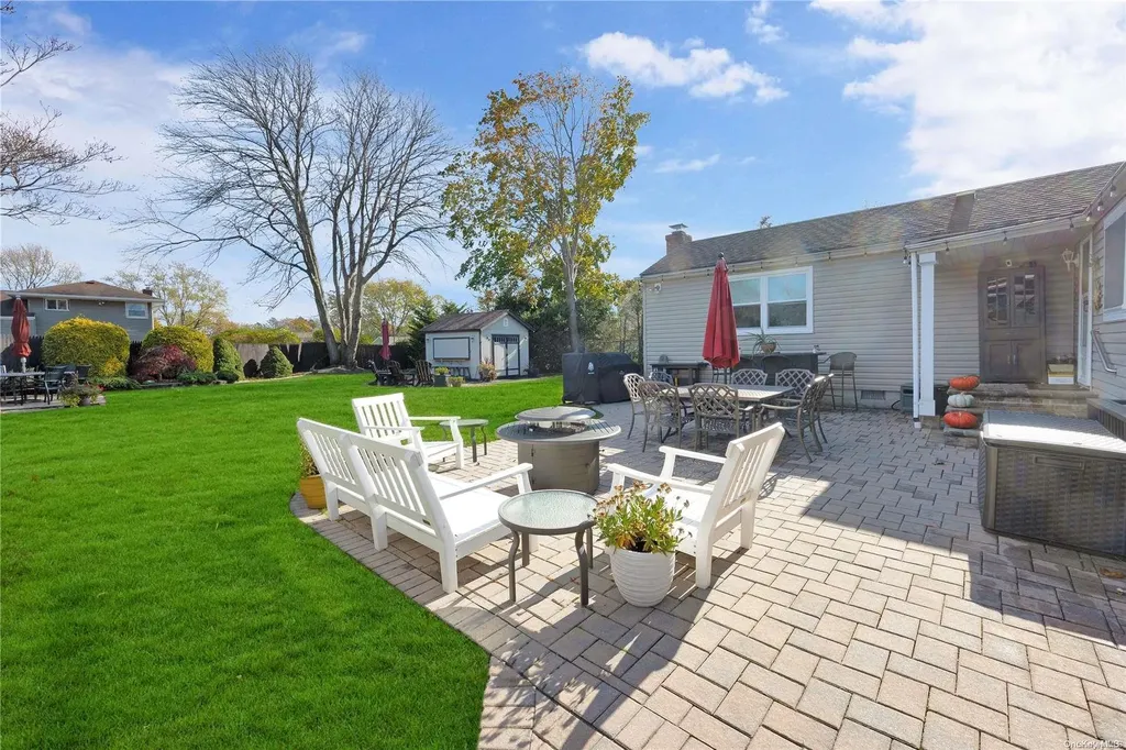 193 Villa Avenue Deer Park NY 11729