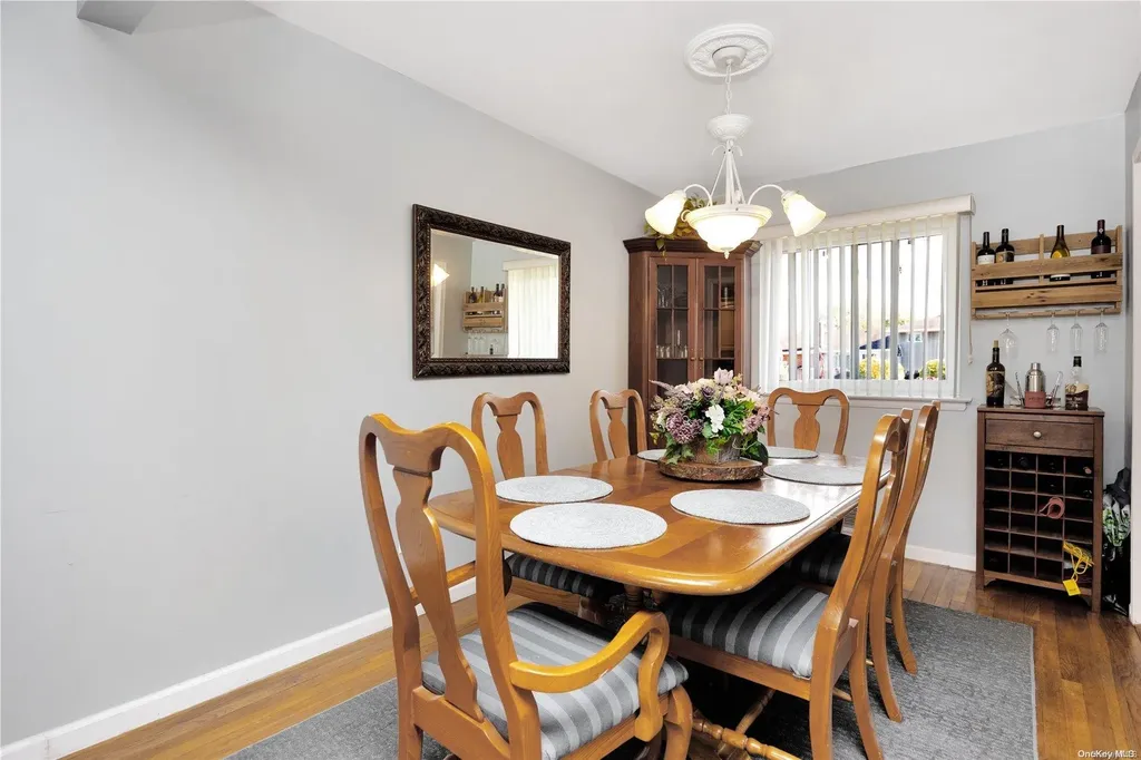 193 Villa Avenue Deer Park NY 11729