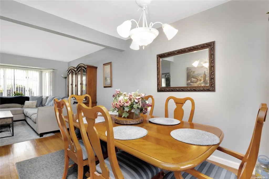 193 Villa Avenue Deer Park NY 11729