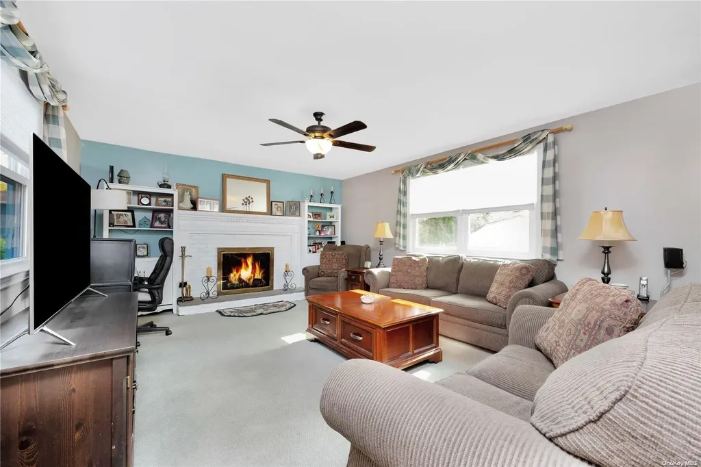 193 Villa Avenue Deer Park NY 11729
