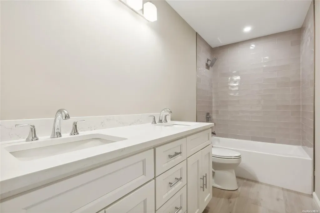54 Stephen Road Bayport NY 11705