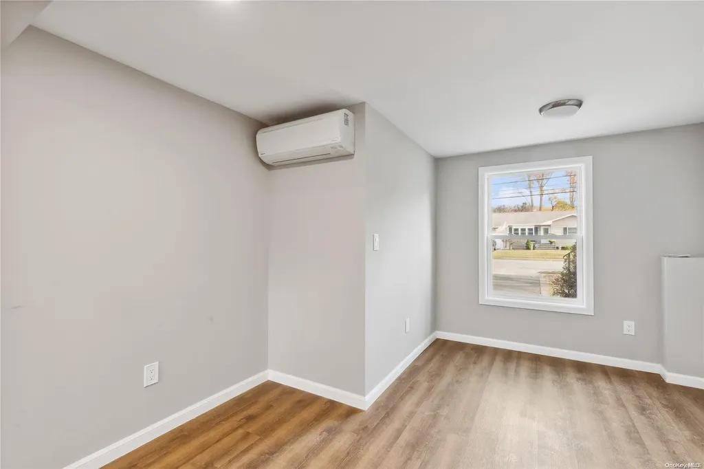 54 Stephen Road Bayport NY 11705