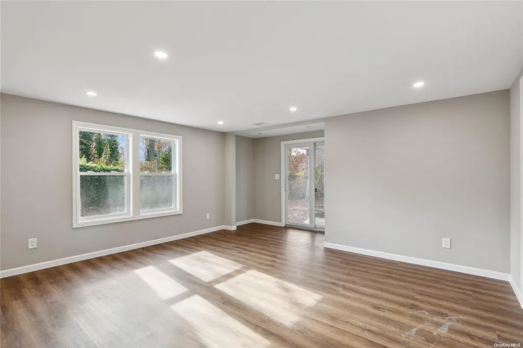 54 Stephen Road Bayport NY 11705