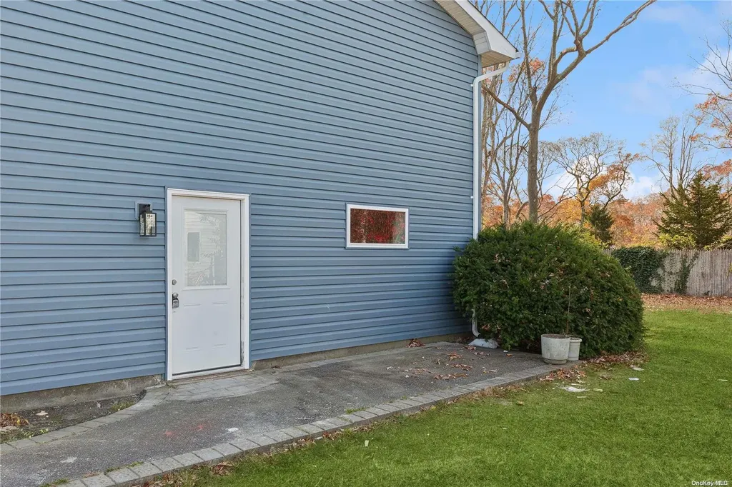 54 Stephen Road Bayport NY 11705