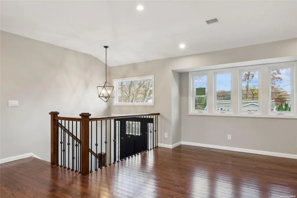 54 Stephen Road Bayport NY 11705