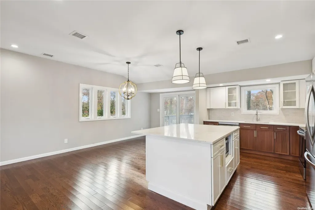 54 Stephen Road Bayport NY 11705