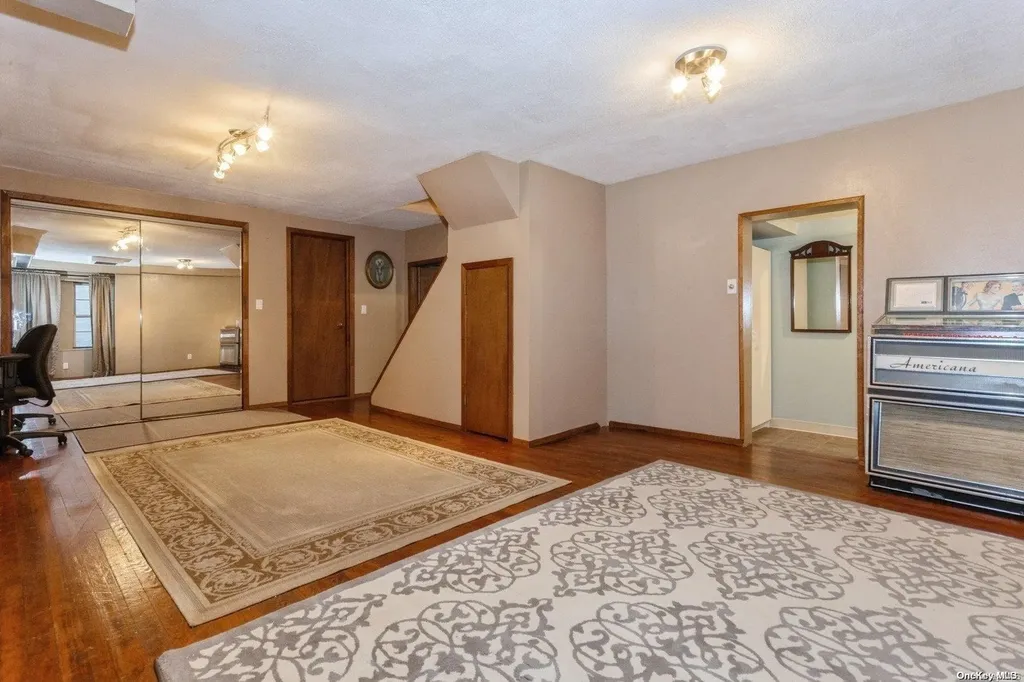 105 Gilmore Boulevard Floral Park NY 11001