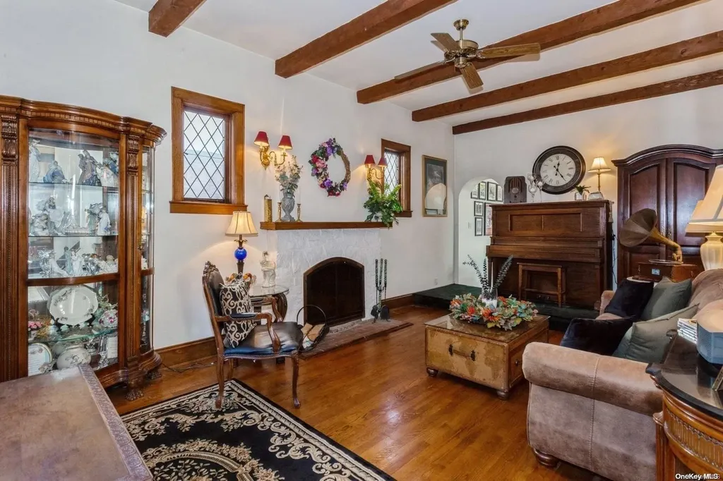 105 Gilmore Boulevard Floral Park NY 11001