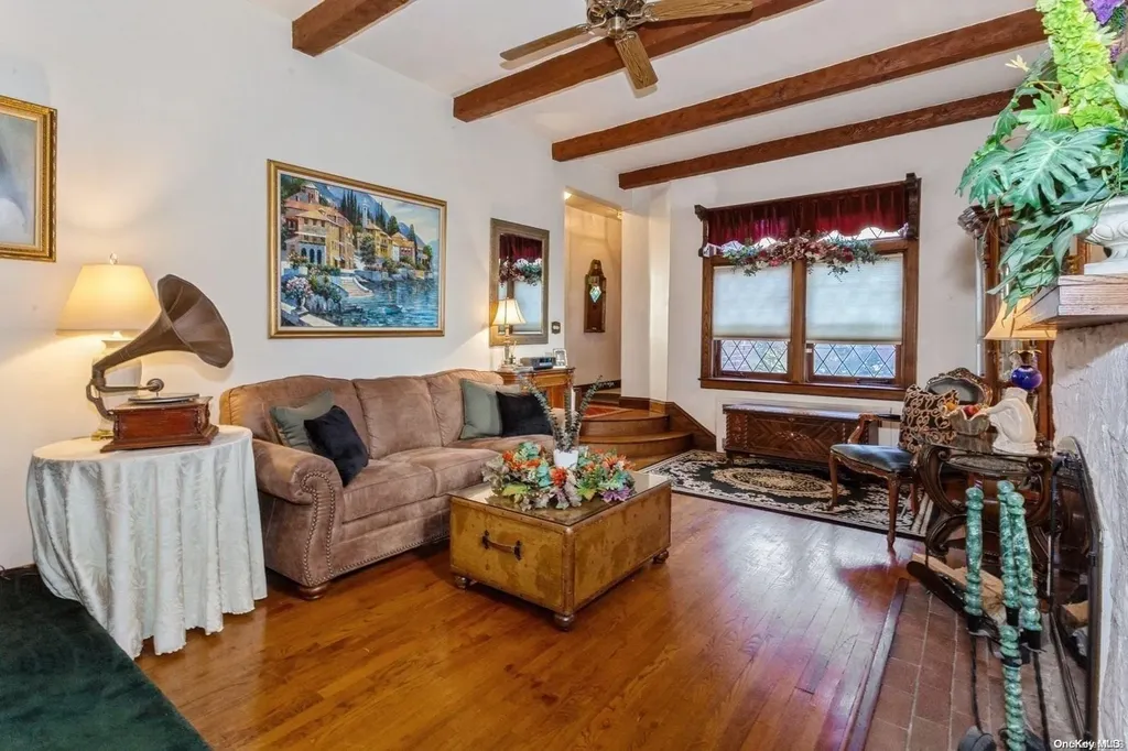 105 Gilmore Boulevard Floral Park NY 11001