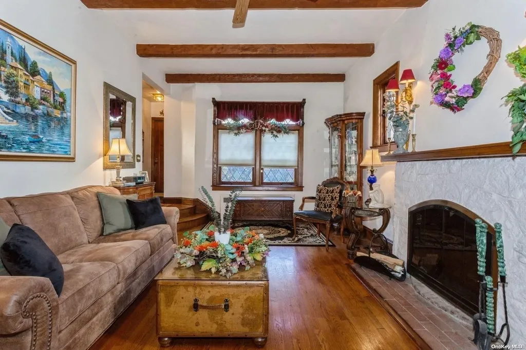 105 Gilmore Boulevard Floral Park NY 11001