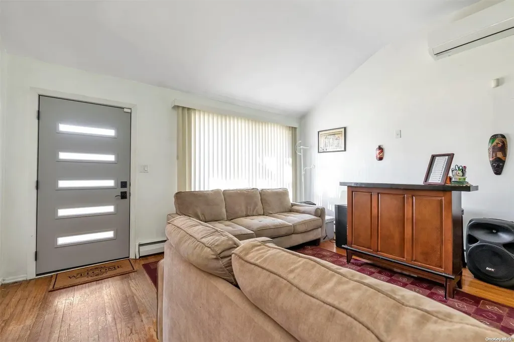 128 Green Avenue Hempstead NY 11550