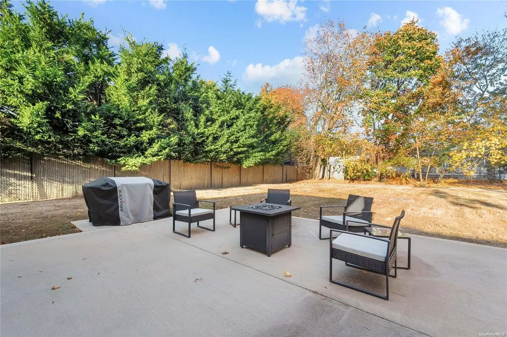 89 Division Avenue Blue Point NY 11715