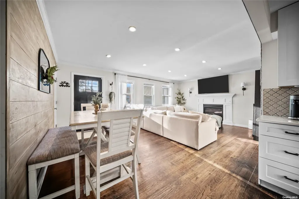 89 Division Avenue Blue Point NY 11715