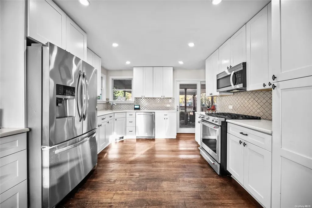 89 Division Avenue Blue Point NY 11715