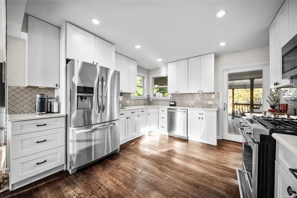 89 Division Avenue Blue Point NY 11715