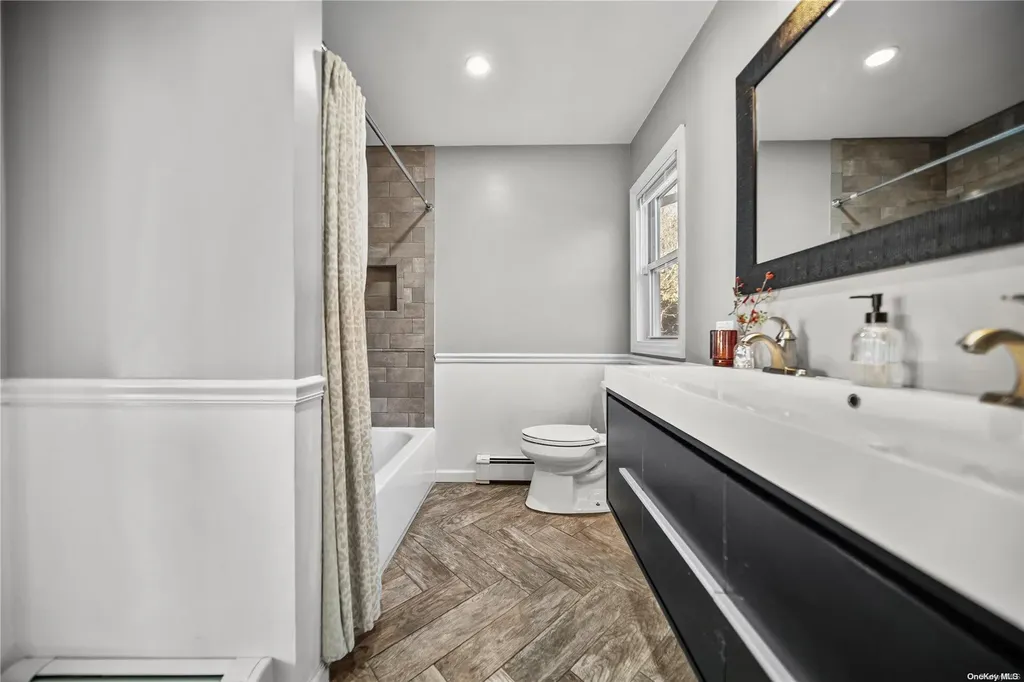 89 Division Avenue Blue Point NY 11715