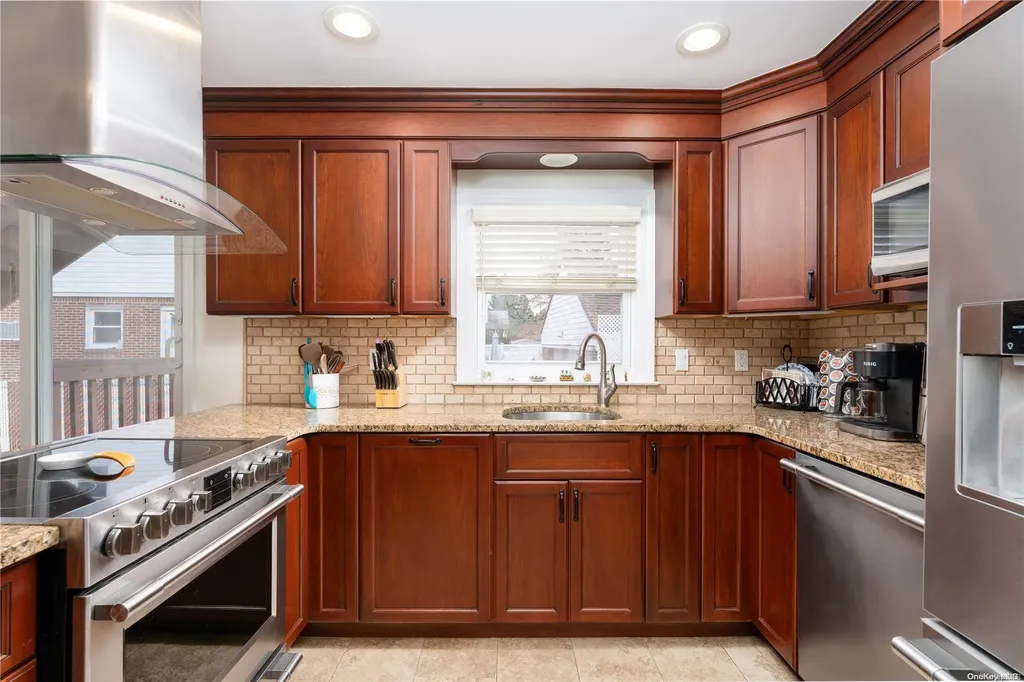 75-77 N Franklin Avenue Valley Stream NY 11580