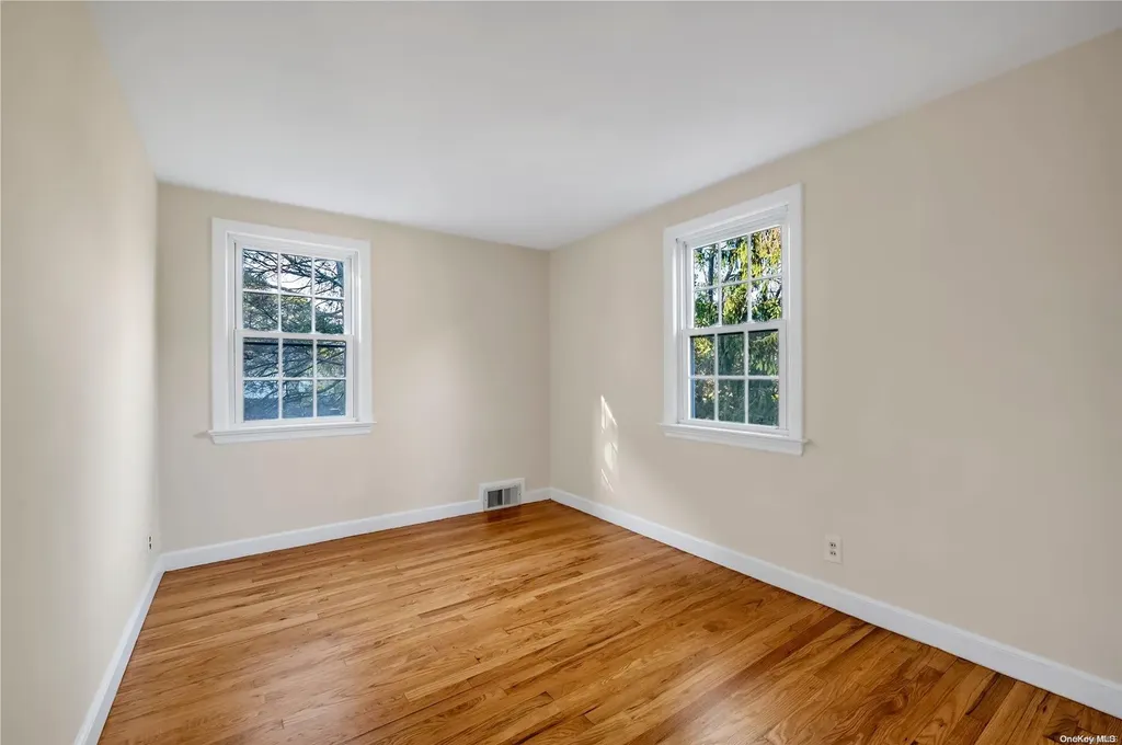 715 Park Avenue Manhasset NY 11030