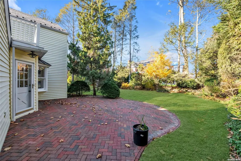 715 Park Avenue Manhasset NY 11030