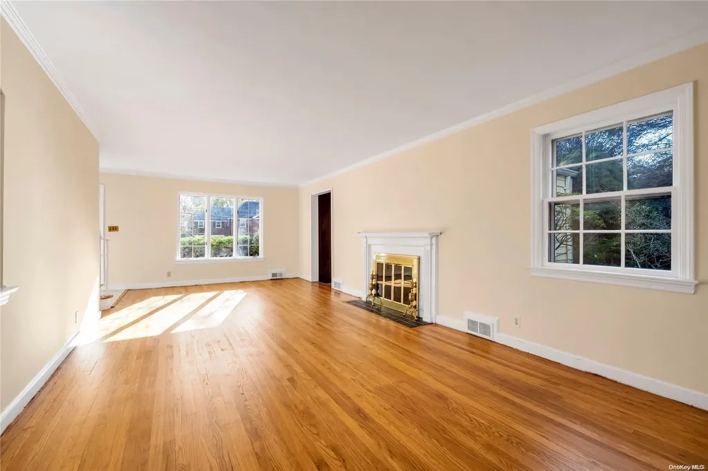 715 Park Avenue Manhasset NY 11030