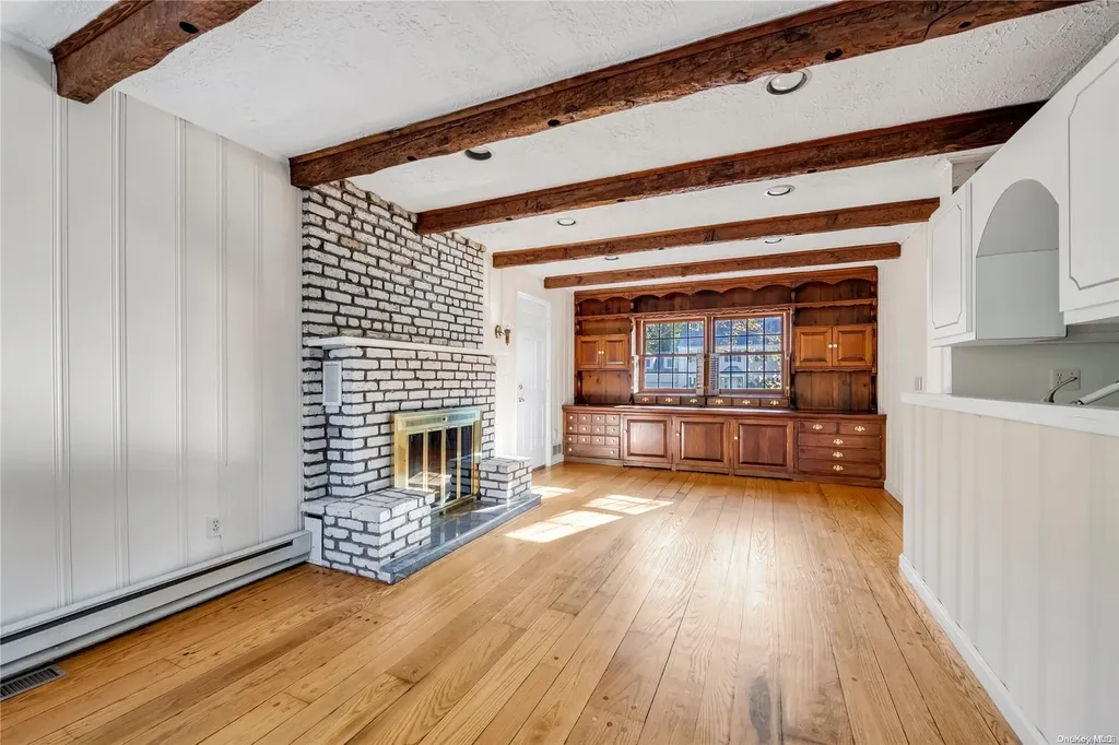 715 Park Avenue Manhasset NY 11030