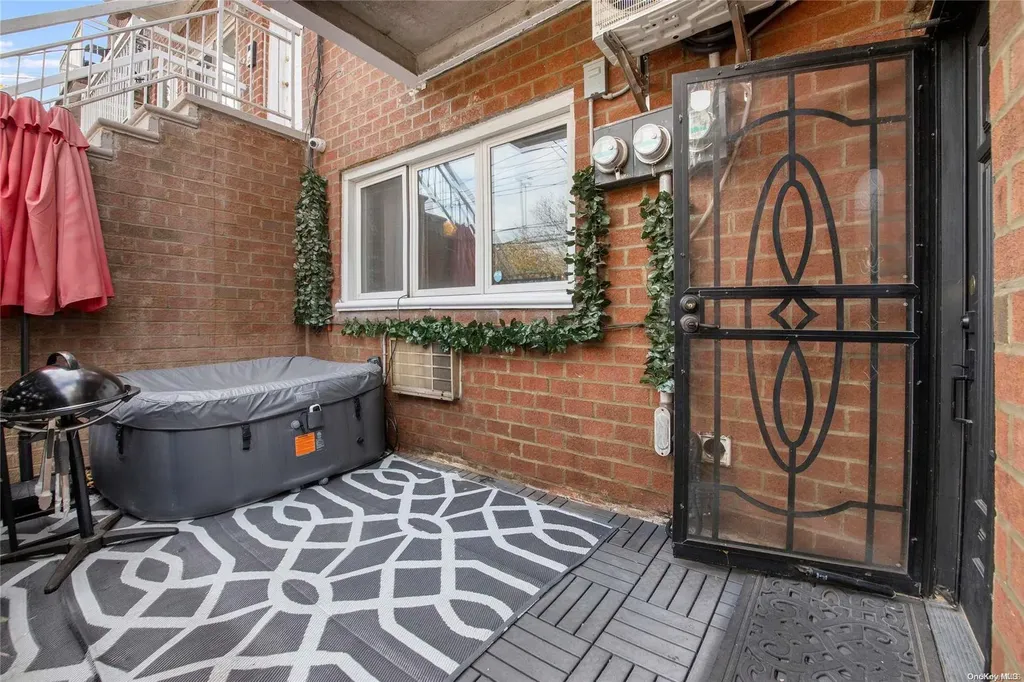 2530 E 17th Street Brooklyn NY 11235
