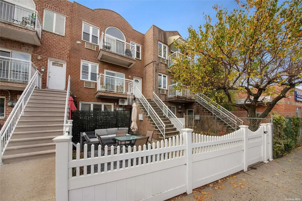 2530 E 17th Street Brooklyn NY 11235