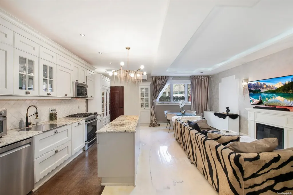 2530 E 17th Street Brooklyn NY 11235