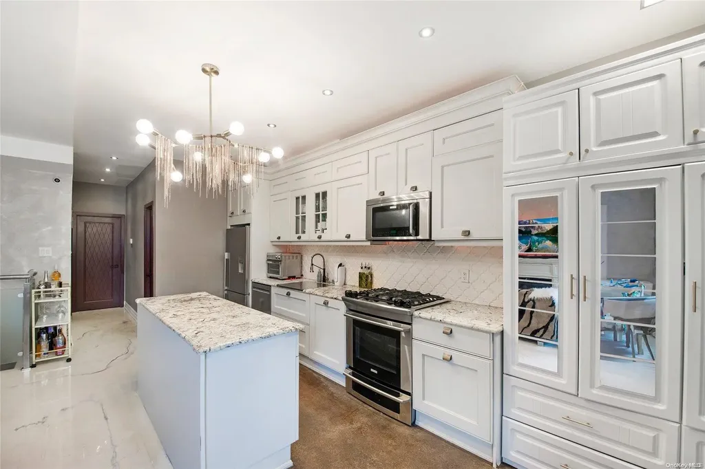 2530 E 17th Street Brooklyn NY 11235